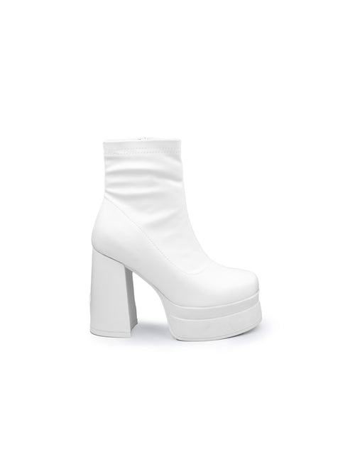 Short white, marlin boot.